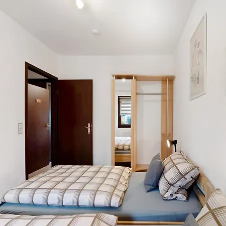 Lindenallee Apartment *