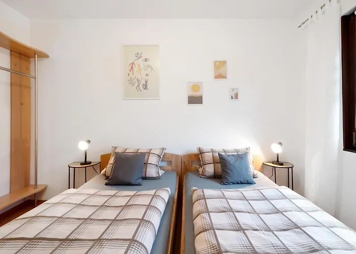 Lindenallee Apartament